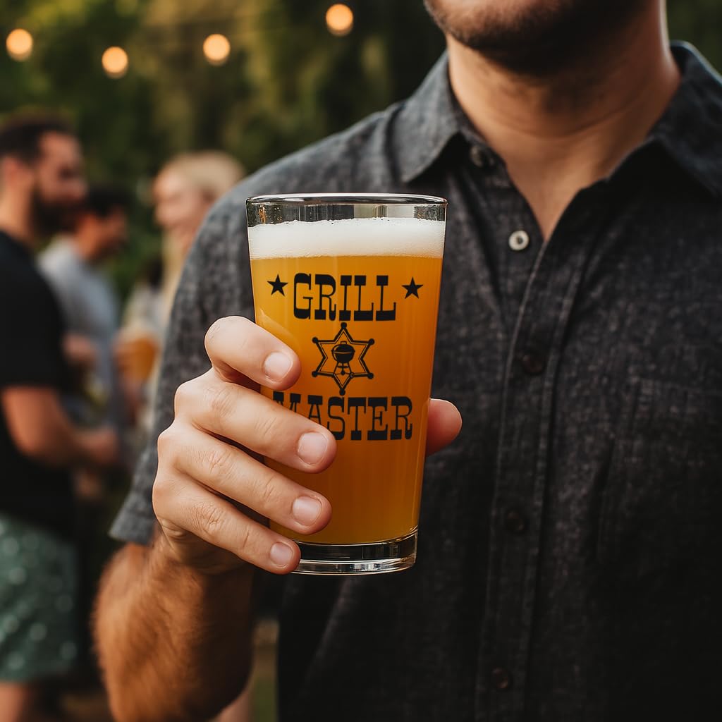 "Grill Master" 16oz Beer Pint Glass, Funny Dad Gift for Father's Day
